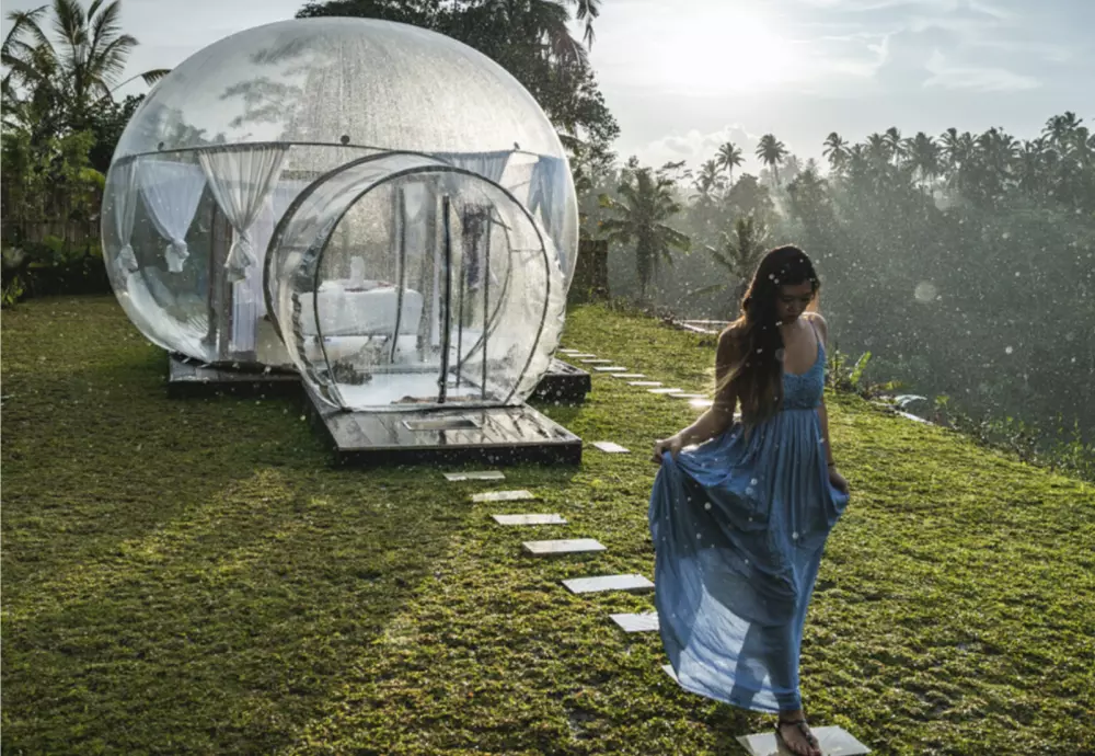 camping tent with transparent roof